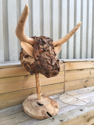 Bull's head made entirely of wood, a Monfort, very special work of art.